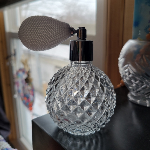 Jewelry - NWOT Clear Glass Crystal Facet Perfume Bottle